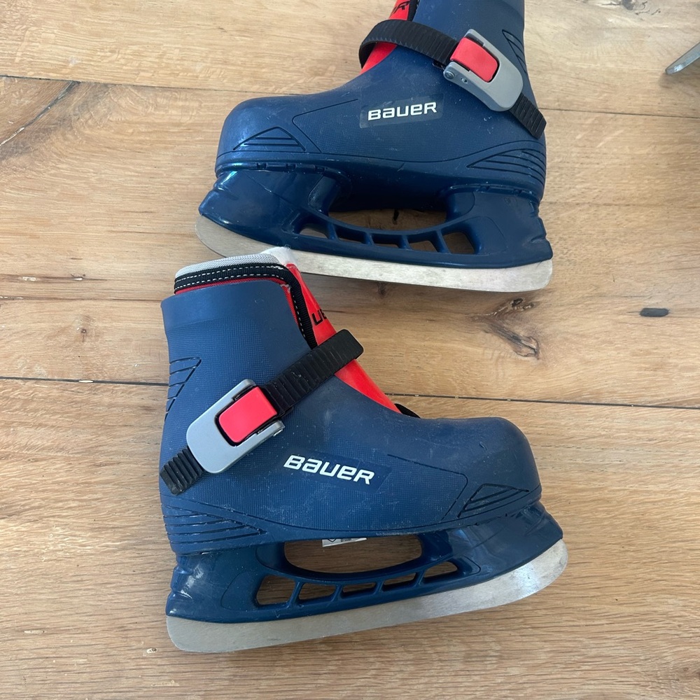 Bauer youth buckle Ice Skates
